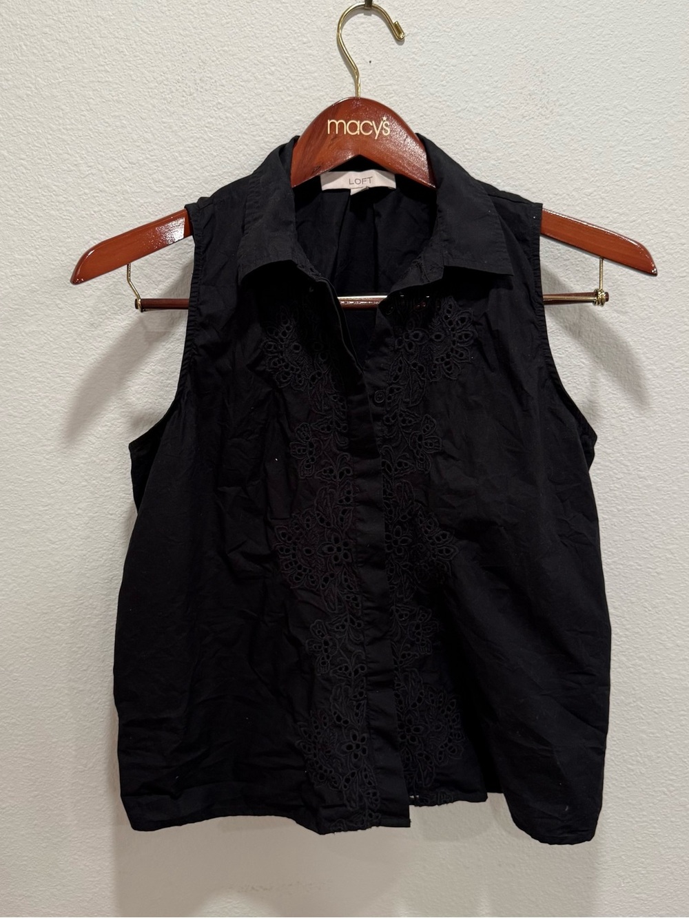 LOFT Black Sleeveless Eyelet Button-Front Blouse
